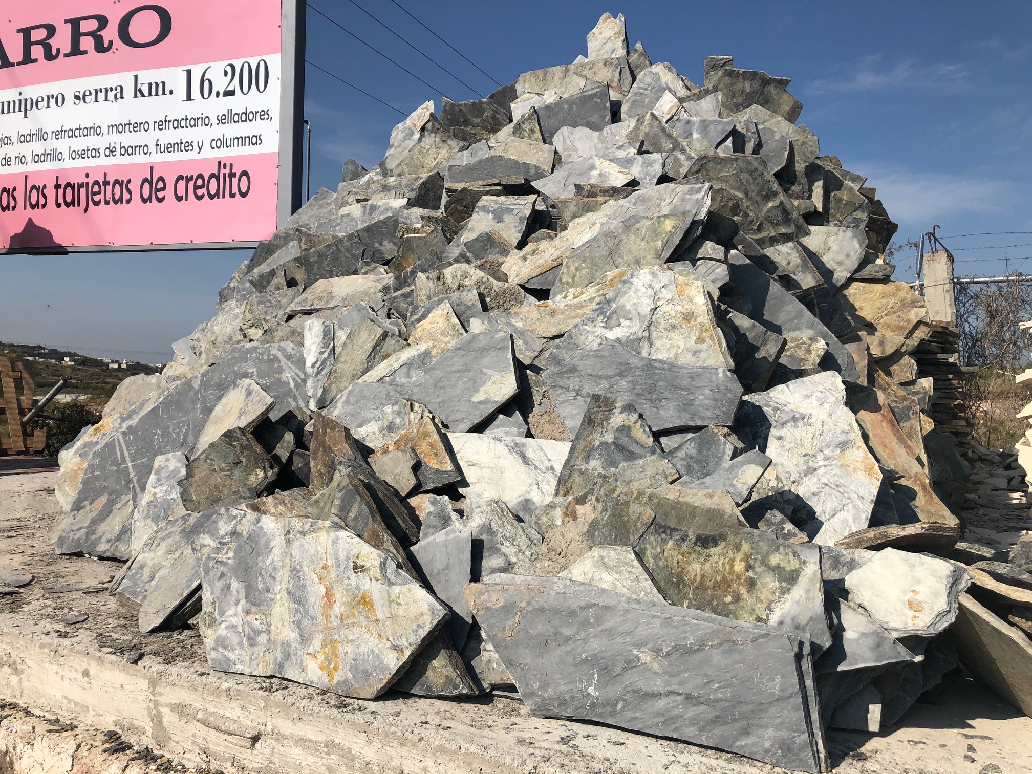 Laja irregular negra manchado